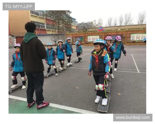 杭州滑板队在极限运动会中的默契配合与精彩表现分析